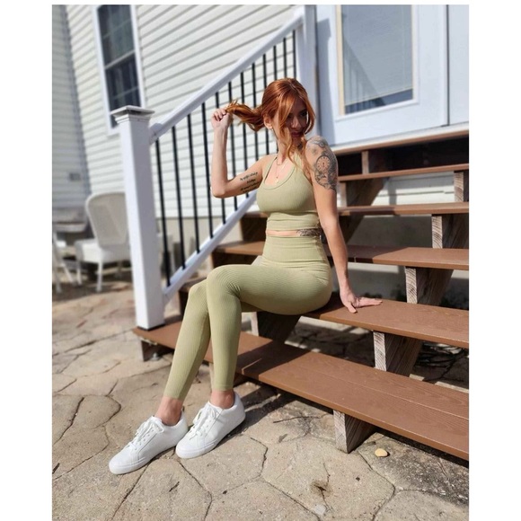 NWT All In Motion Women’s Ultra High Rise Ribbed Olive Green Leggings - Picture 6 of 12